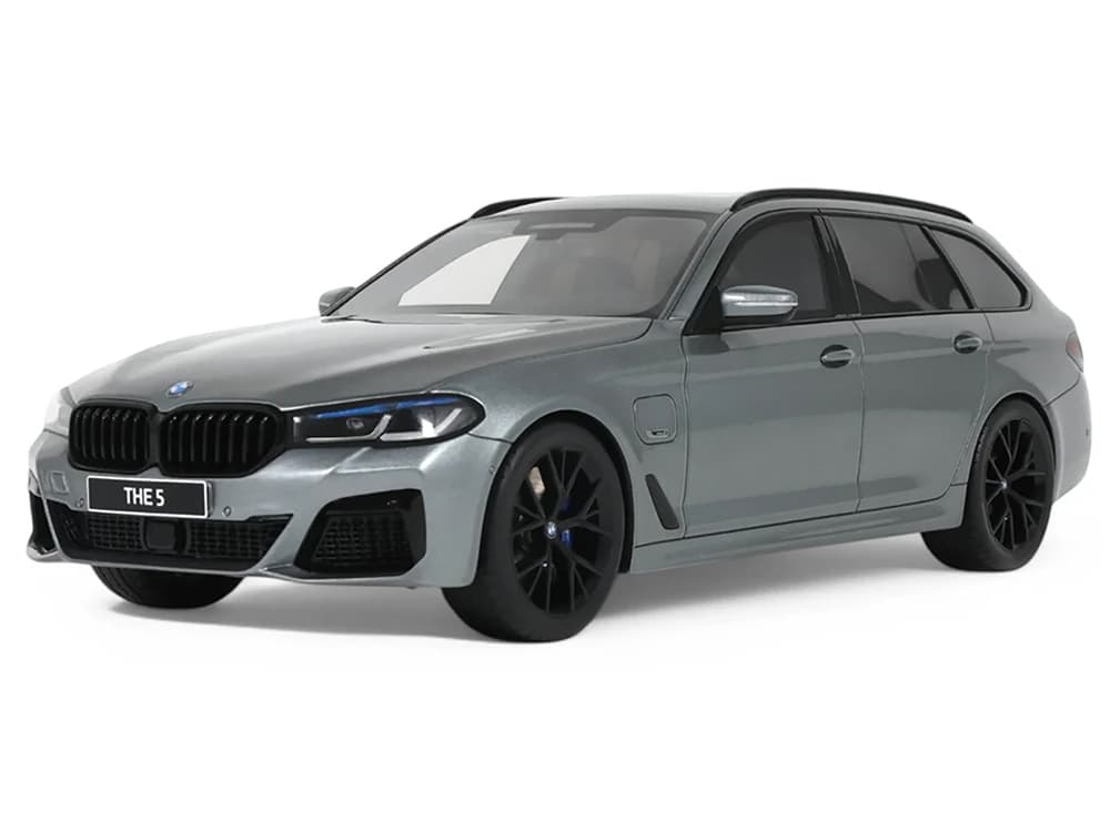 2023 BMW 530E XDrive M Silver Metallic 1/18 Model Car by GT Spirit