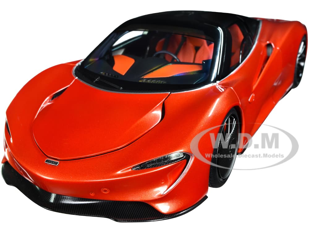 McLaren Speedtail Volcano Orange Metallic with Black Top and Suitcase Accessories 1/18 Model Car by Autoart