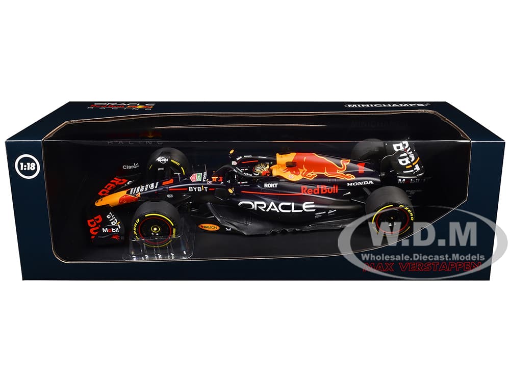 Red Bull Racing RB19 1 Max Verstappen "Oracle" Winner F1 Formula One "Abu Dhabi GP" (2023) with Driver Limited Edition to 204 pieces Worldwide 1/18 D