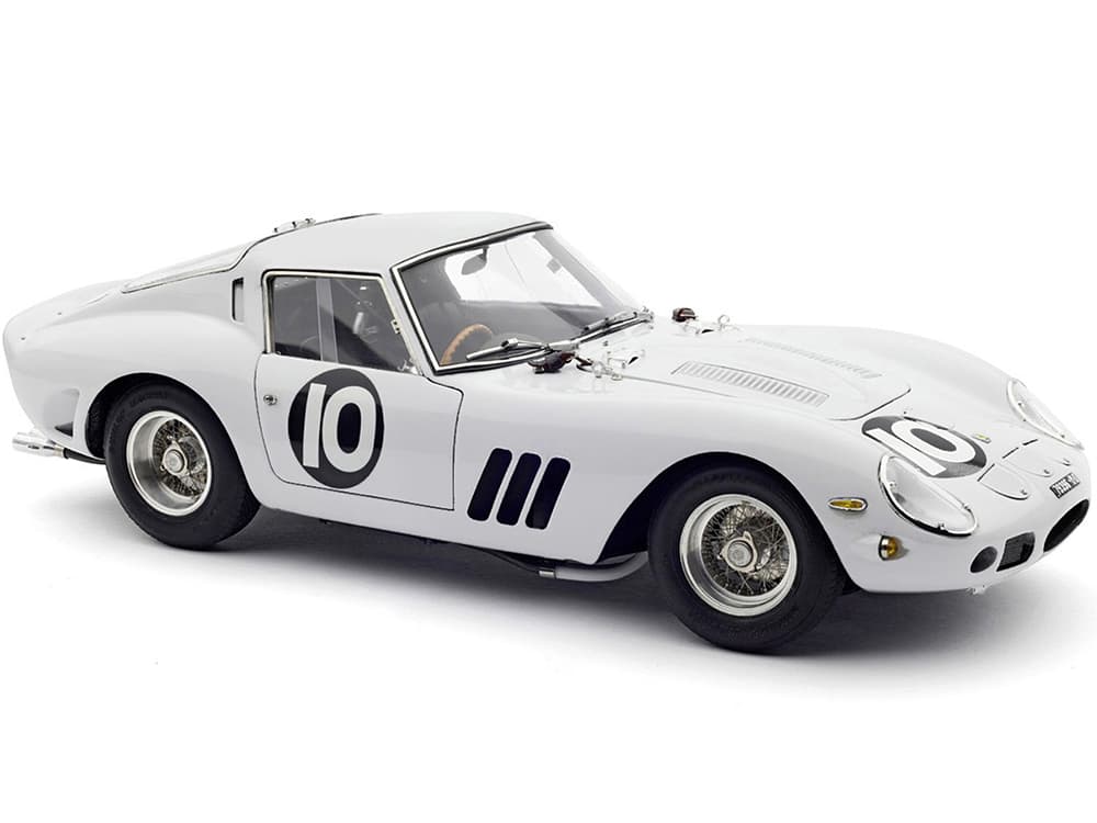 Ferrari 250 GTO 10 Graham Hill 2nd Place "Tourist Trophy - Goodwood" (1962) Limited Edition to 2200 pieces Worldwide 1/18 Diecast Model Car by CMC