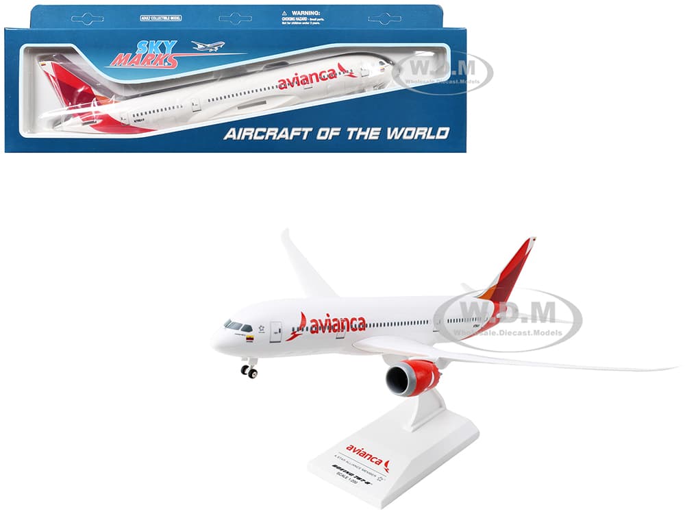 Boeing 787-8 Commercial Aircraft "Avianca" (N796AV) White with Red Tail (Snap-Fit) 1/200 Plastic Model by Skymarks