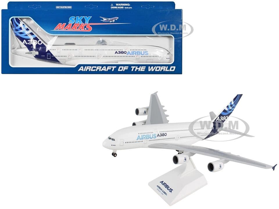 Airbus A380-800 Commercial Aircraft "Airbus" (F-WWDD) White with Dark Blue Tail (Snap-Fit) 1/200 Plastic Model by Skymarks