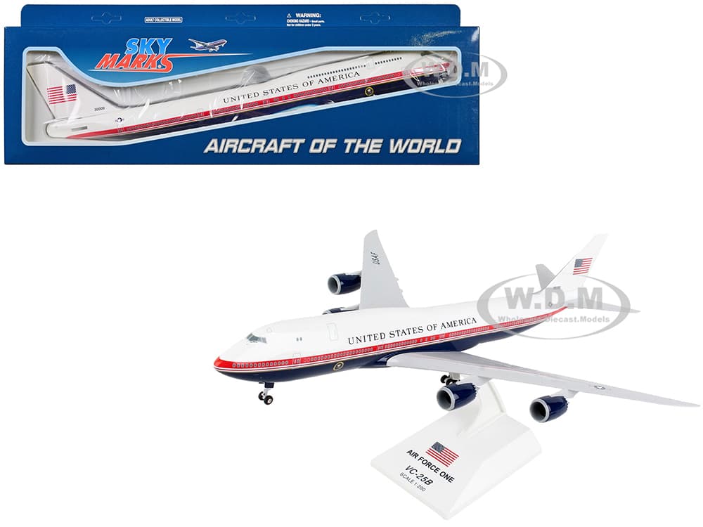 Boeing 747-8i (VC-25B) Commercial Aircraft "Air Force One - United States of America" (30000) White with Red and Blue Stripes (Snap-Fit) 1/200 Plasti