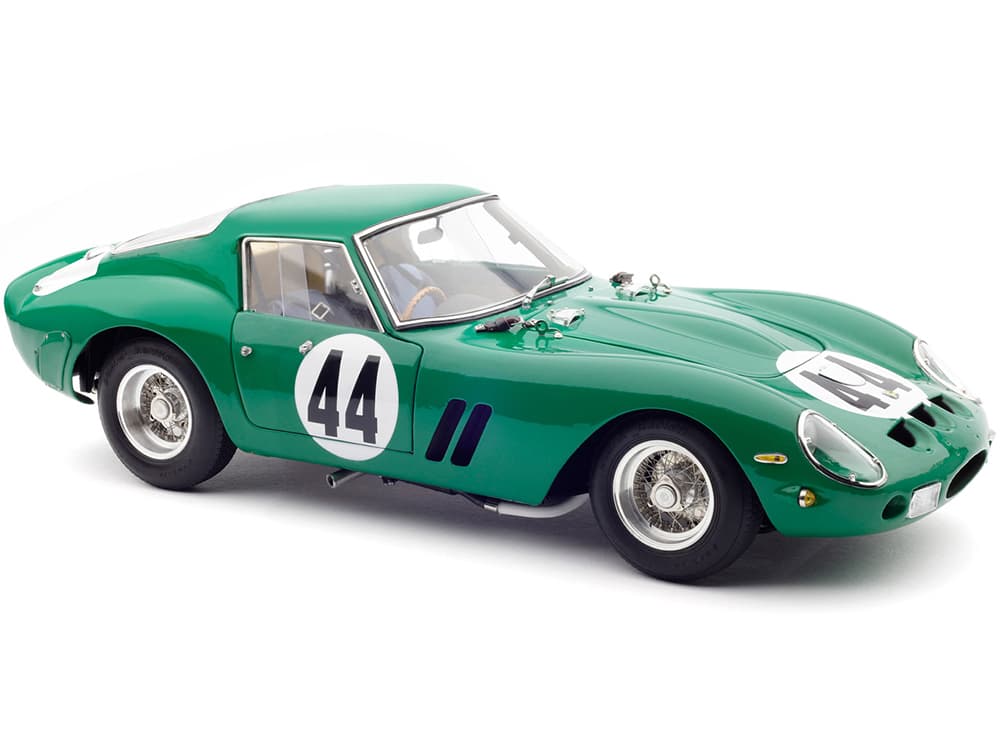 Ferrari 250 GTO 44 David Piper "GP Silverstone" (1963) Limited Edition to 2000 pieces Worldwide 1/18 Diecast Model Car by CMC