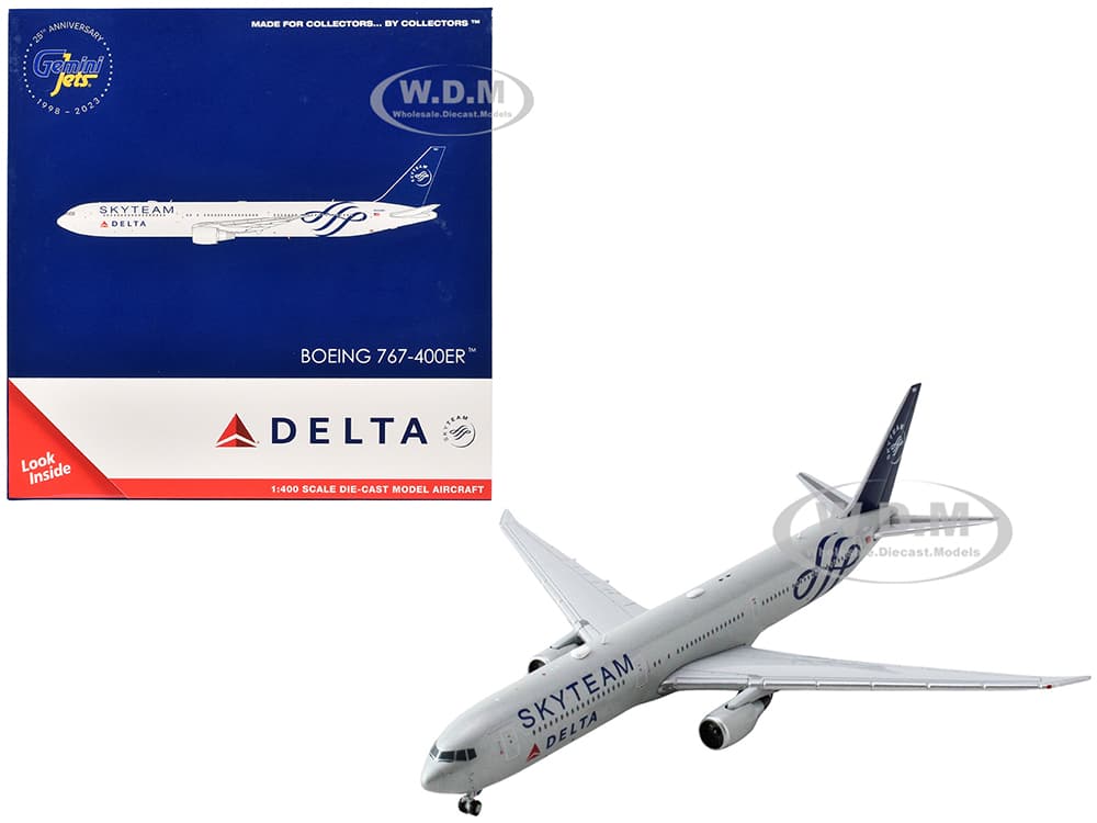 Boeing 767-400ER Commercial Aircraft "Delta Air Lines Skyteam" (N844MH) Gray Metallic with Blue Tail 1/400 Diecast Model Airplane by GeminiJets